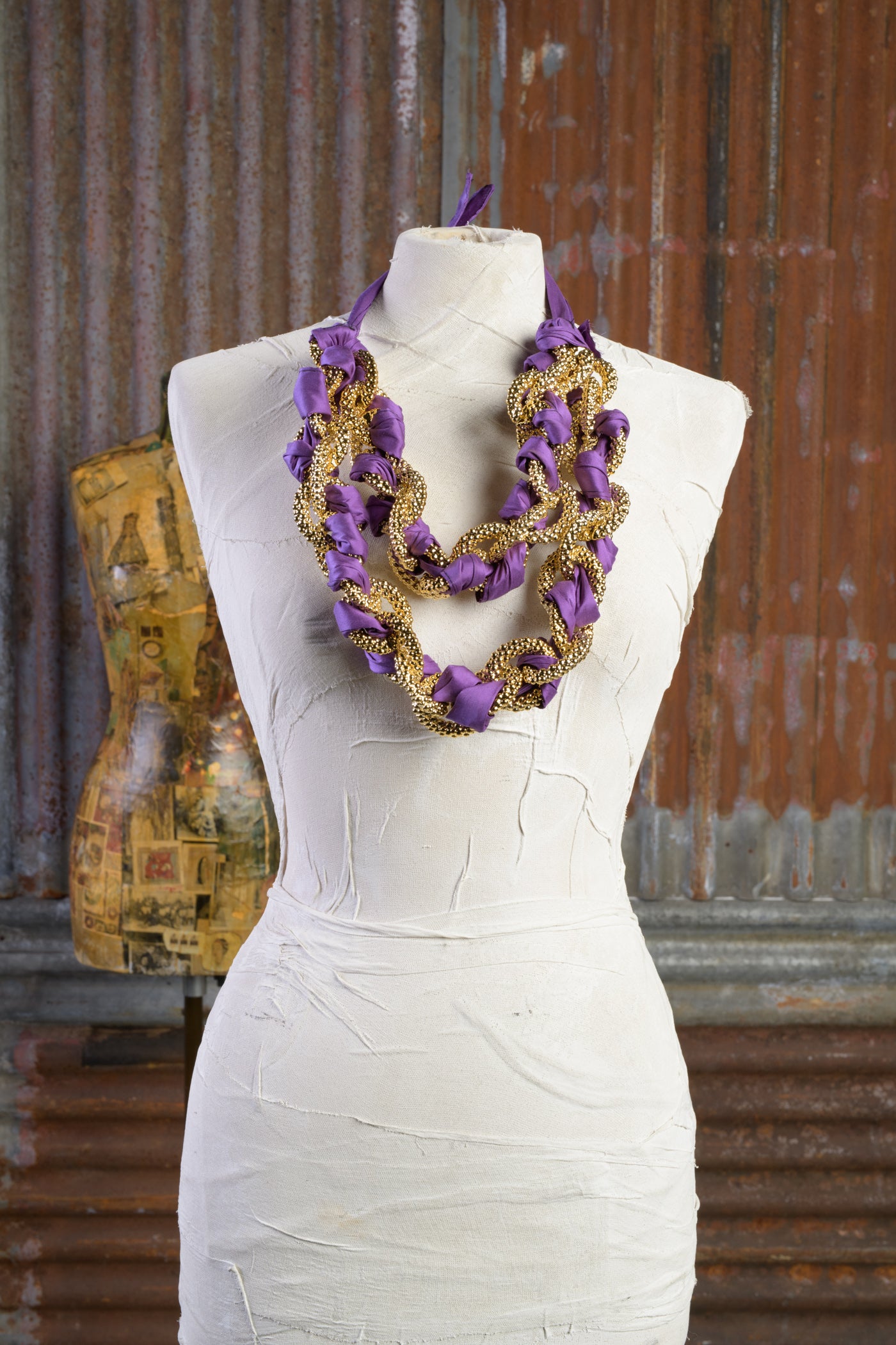 Medium Double Twisted Necklace with Interwoven Chain and Silk